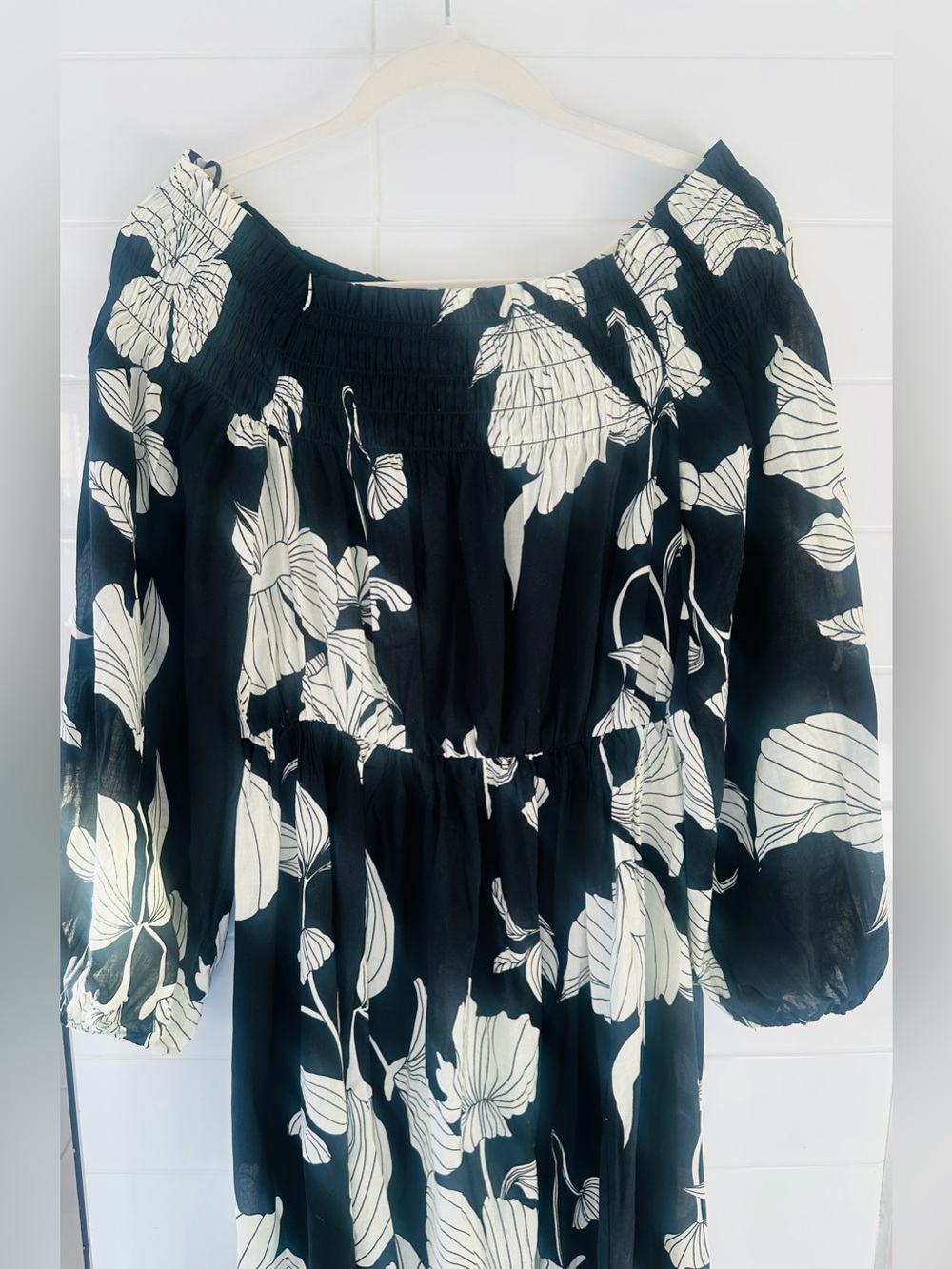 H&M Black Off-Shoulder Floral Maxi Dress with White Leaf Print - Picture 4 of 9